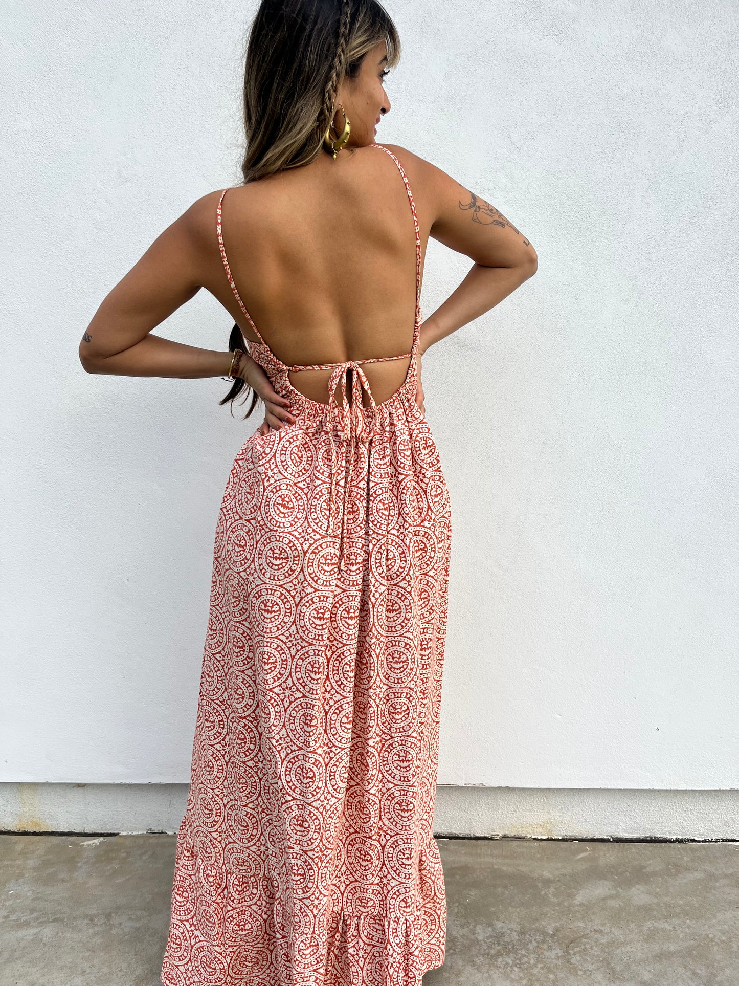 MEERA Maxi low-back dress