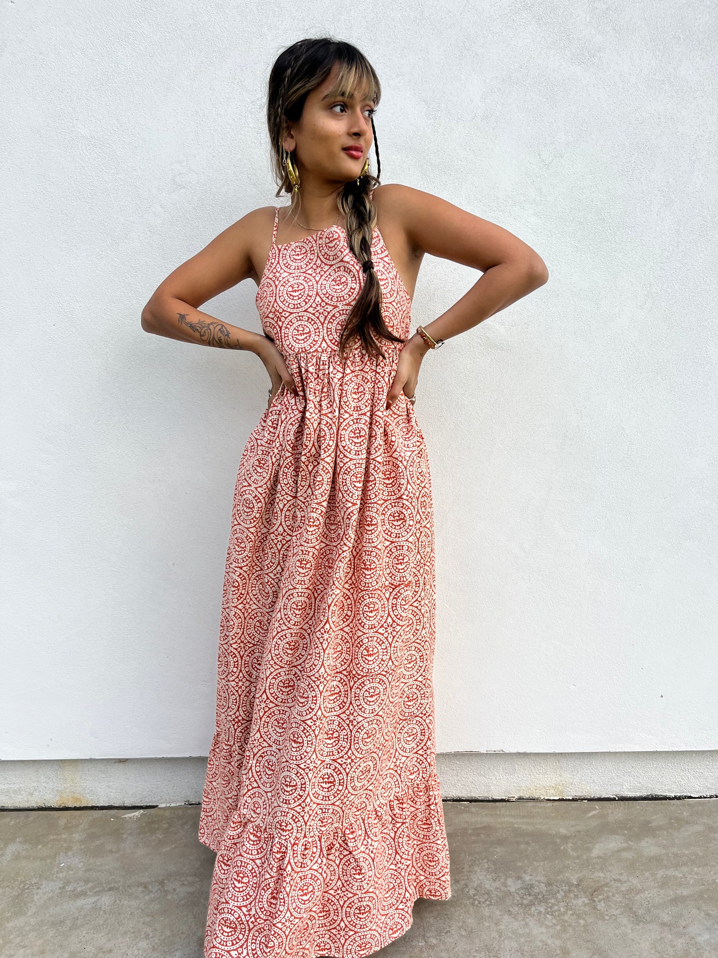 MEERA Maxi low-back dress