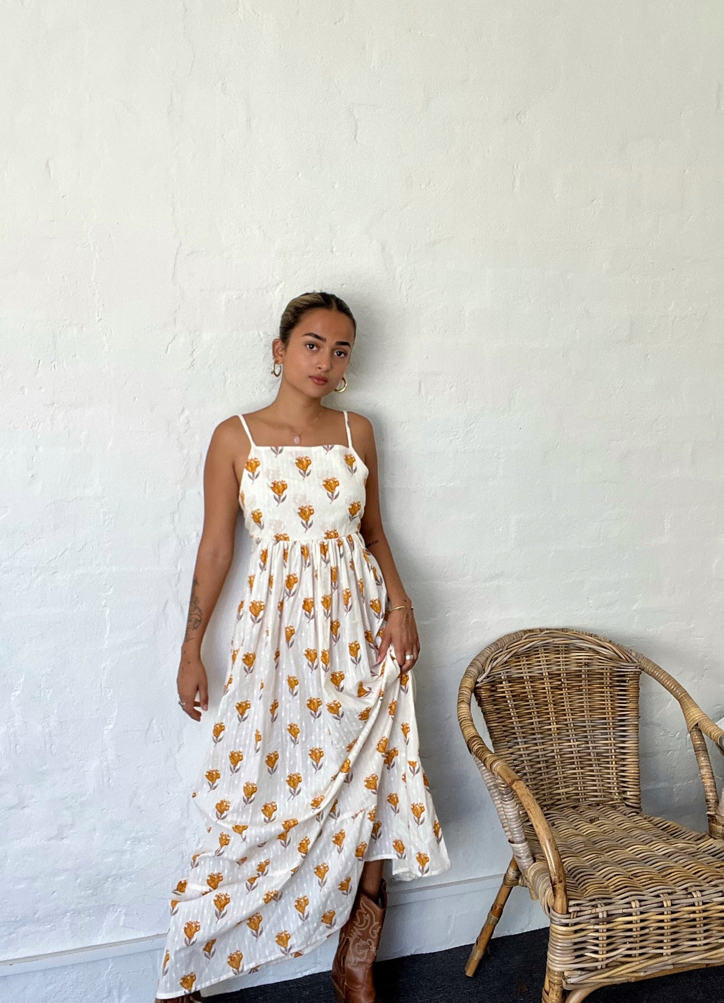 MEERA Maxi low-back dress